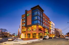Holiday Inn Express & Suites - Charlotte - South End, An Ihg Hotel