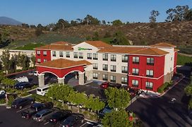 Holiday Inn Express & Suites - Lake Forest, An Ihg Hotel