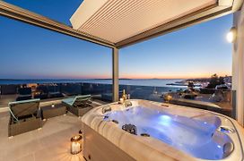 Mediteran Luxury Penthouse With Jacuzzi