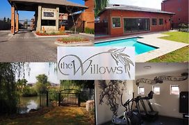 Or Tambo Self Catering Apartments, The Willows