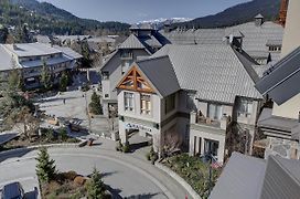 Whistler Peak Lodge
