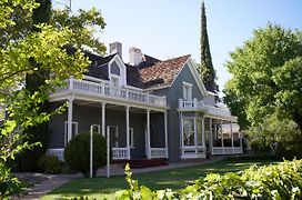 The Mulberry Inn -An Historic Bed And Breakfast