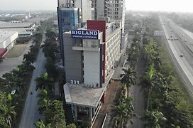 Bigland Hotel & Convention Sentul