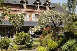 Auberge De La Source - Hotel De Charme, Collection Saint-Simeon