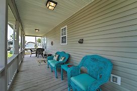 Long Island Village Escape With Deck And Pool Access!