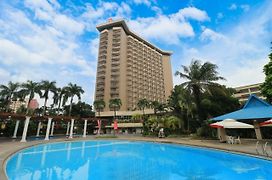 Century Park Hotel Manila Exterior photo