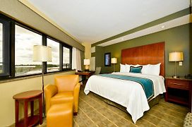 Oshkosh Waterfront Hotel & Convention Center