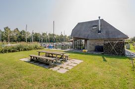 Nautic Rentals - Watervilla's Zuiderhoeve