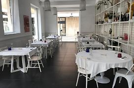 Acquapazza Restaurant&Room