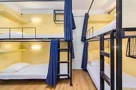 Nomad'S Hub - Best Value Co-Living Hostel