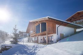 Chalet Bergzeit Ferienhaus mit Sauna&Wellness