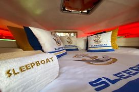 Sleepboat Barco Hotel