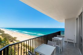 Golden Sands On The Beach - Absolute Beachfront Apartments