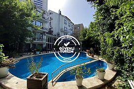 Villa Blanche Hotel Spa & Garden Pool