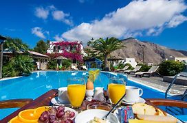 Holiday Beach Resort Santorini