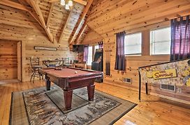 Pigeon Forge Cabin With Games, 1 Mi To Parkway!
