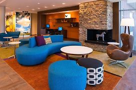 Fairfield Inn & Suites By Marriott Akron Stow