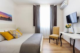 Centre Apartment Grotte Bianche