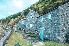 Abrigo da Cascata - Casas de Campo - São Jorge