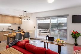 Supreme Comfort Apartments By Athens Stay