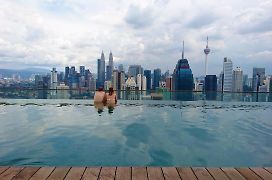 Klcc Regalia Suites Infinity Pool Kuala Lumpur