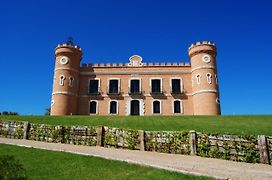 Castillo de Monte la Reina Posada Rural&Bodega