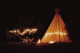 White House On Wye Glamping