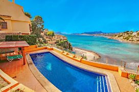 El Portet - Beachfront Holiday Home With Private Pool In Moraira