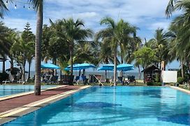Dolphin Bay Beach Resort