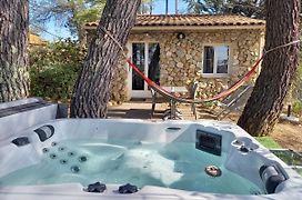 GITE AVEC SPA JACUZZI au cœur de Provence Côte d'Azur