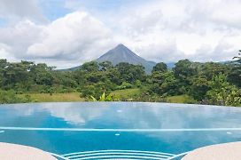 Hotel Arenal Lodge