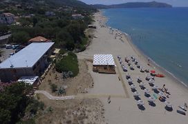 Residence Le Palme - Appartamenti sul mare - Spiaggia tra Palinuro e Caprioli