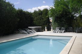 Gîte de charme piscine et SPA en Provence