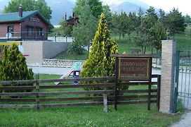 Chalet Likouresi Village