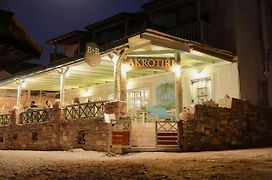 Akrotiri B&B