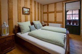 Naturhof-Papiermühle 3 Bett-Zimmer Immergrün