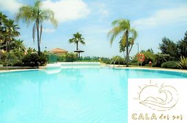 Cala del Sol - NEW! Amazing Views Sea&Golf course, Palm trees garden, 2 Swimming Pools, Parking