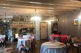 Hotel Restaurant Du Plomb Du Cantal