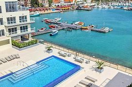 Luxury Condo With Infinity Pool & Ocean View