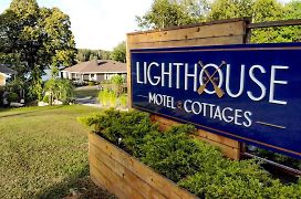Lighthouse Motel And Cottages
