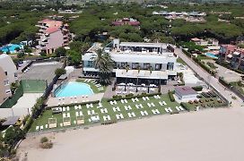 Tropical Beach Boutique Hotel- Playa Grande