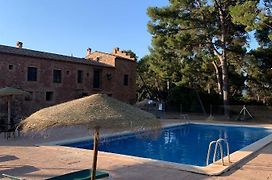 Masia de San Juan - castillo con piscina en plena Sierra Calderona