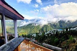 Majestic Himalayan Homestay