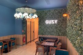 Hotel Guzy