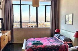 Modern City Apartment In Johannesburg - Maboneng