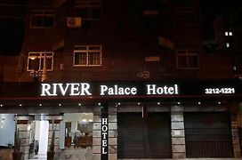 River Palace Hotel