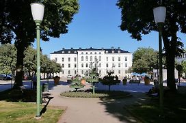 Vanerport Stadshotell I Mariestad