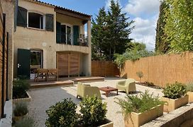 Bel appartement avec terrasse et beau jardin classé 1 étoile