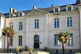Hotel Particulier Chateau Des Marais Proximite Et Vue Sur Le Lac De Grand Lieu