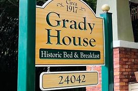 Grady House Bed And Breakfast